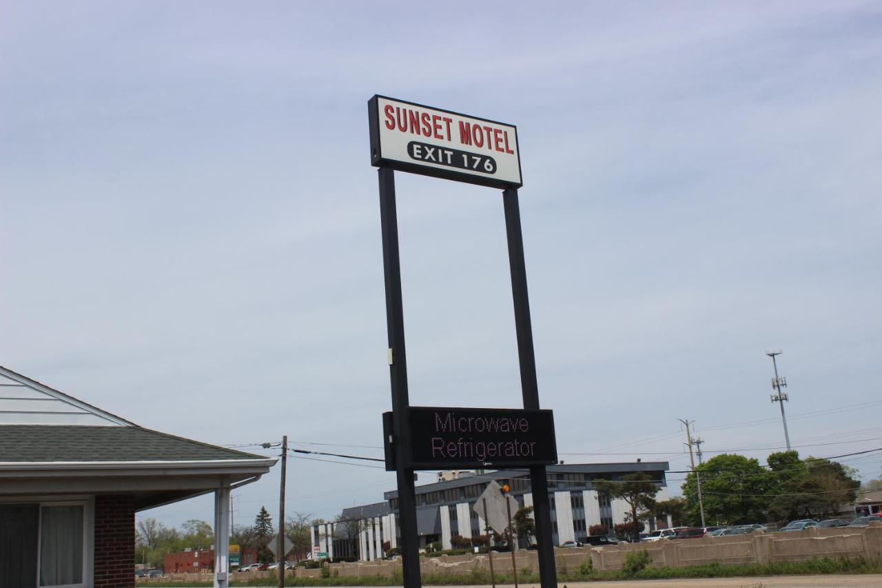 Sunset Motel Lake Bluff Exterior photo